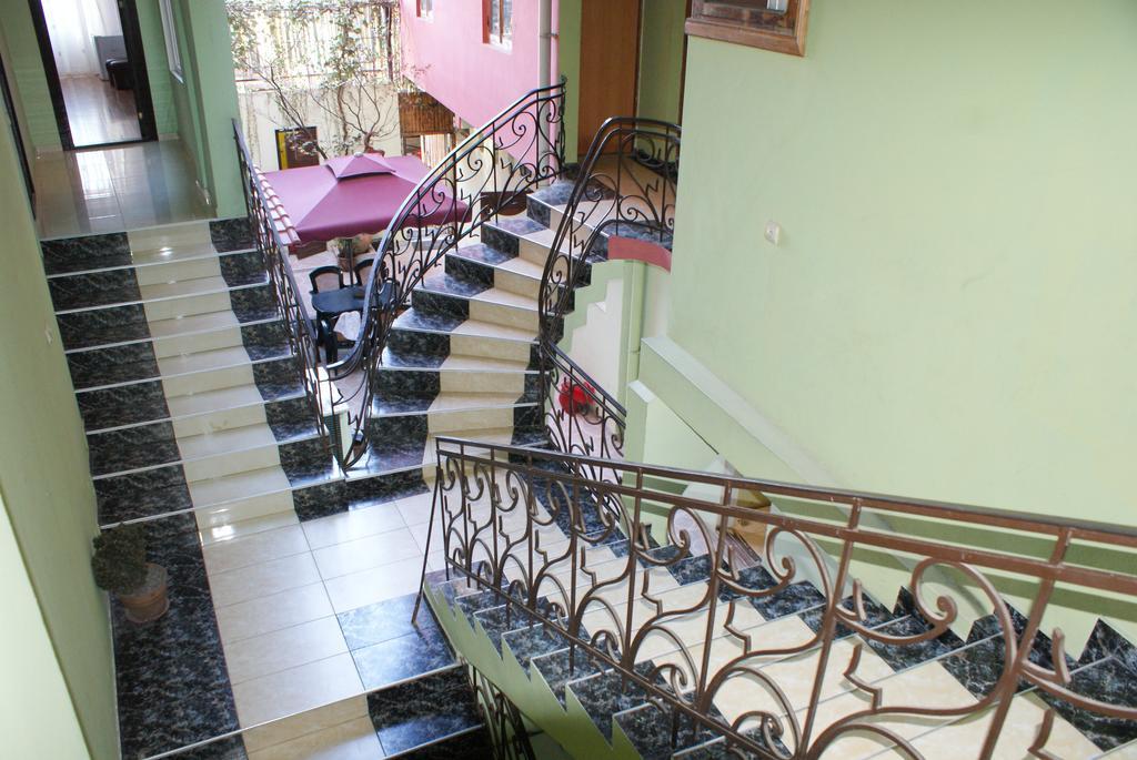 Marani Hotel バトゥーミ エクステリア 写真