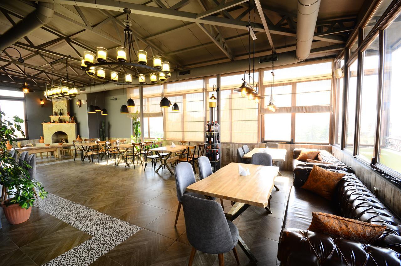 Marani Hotel バトゥーミ エクステリア 写真