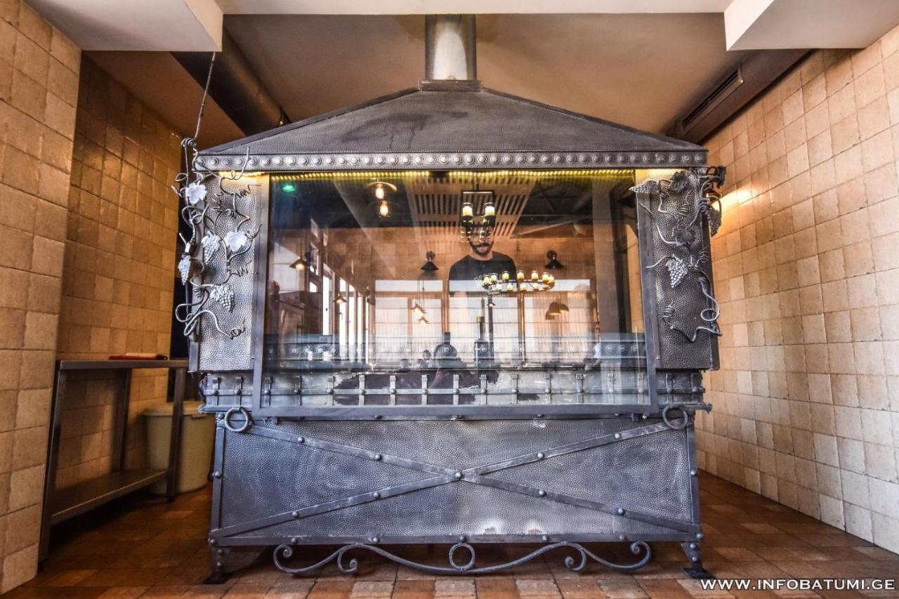 Marani Hotel バトゥーミ エクステリア 写真